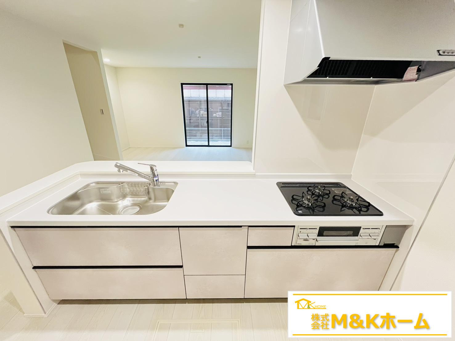 半田市北二ツ坂町2丁目　全2棟　2号棟のキッチン|R7.12.12撮影　ストレージルーム完備♪