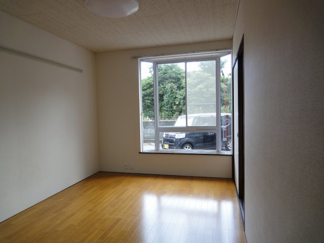 ヴェルデパルコAの洋室