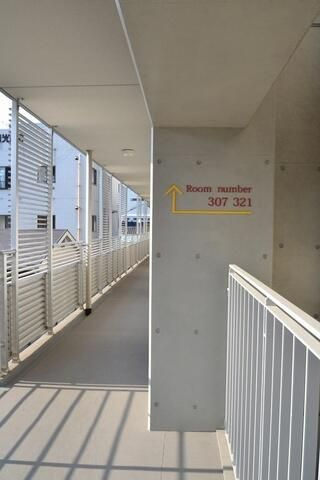 ビイルーム新宿の駐車場