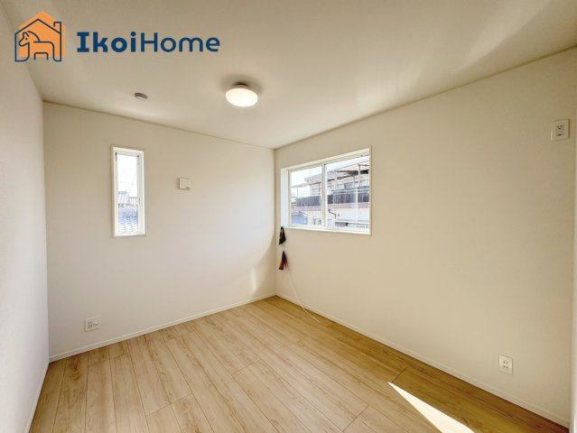 明石市二見町西二見第22　2号棟　新築戸建の子供部屋|◆同社施工例◆フローリング材には、木目、色調など木材特有の風合いがあり、ナチュラルな美しさです！
