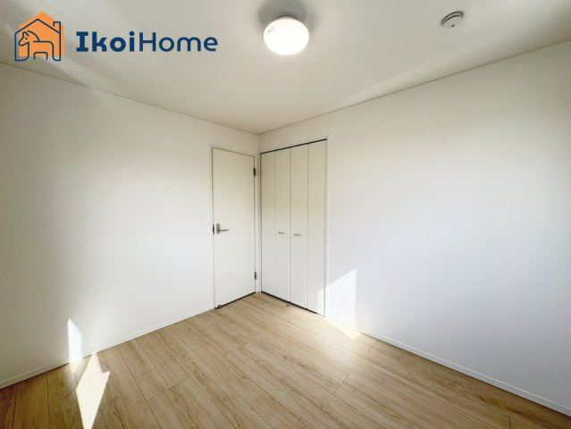 明石市二見町西二見第22　2号棟　新築戸建の子供部屋|◆同社施工例◆全居室ペアガラス標準装備。一般の窓ガラスの２倍の断熱効果がございます。