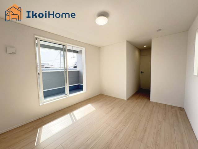 明石市二見町西二見第22　2号棟　新築戸建の寝室|◆同社施工例◆注意。カーテン・カーテンレールは付いておりません。弊社にご相談ください。