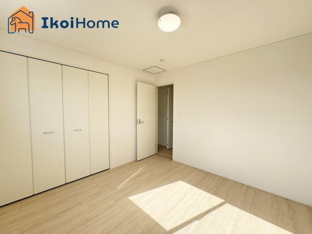 明石市二見町西二見第22　2号棟　新築戸建の寝室|◆同社施工例◆全居室には大型のクローゼットがございます！収納には困りません！