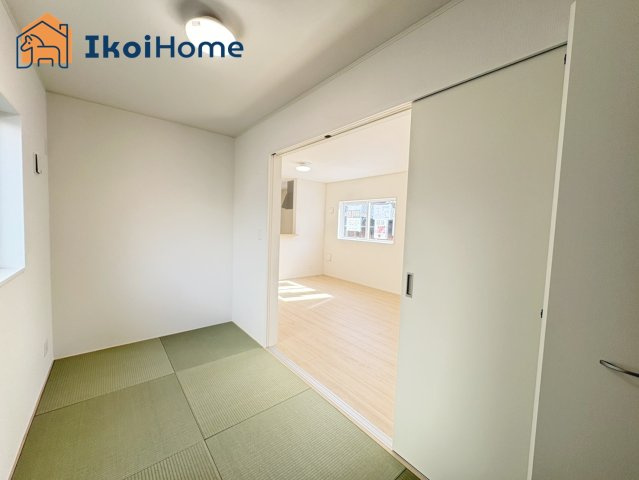 明石市二見町西二見第22　2号棟　新築戸建の内装|◆同社施工例◆全居室ペアガラス標準装備。一般の窓ガラスに比べ、２倍の断熱効果があります。