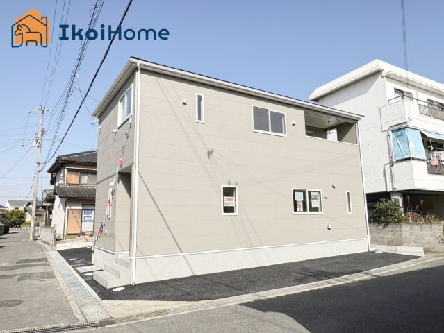 明石市二見町西二見第22　2号棟　新築戸建のエントランス|●資料・カタログのご請求無料●　二見西小学校までは徒歩7分、二見中学校までは徒歩8分。