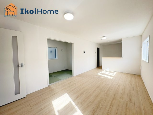 明石市二見町西二見第22　2号棟　新築戸建の居間・リビング|◆同社施工例◆リビングは長方形で家具を配置しやすい間取りとなっております。