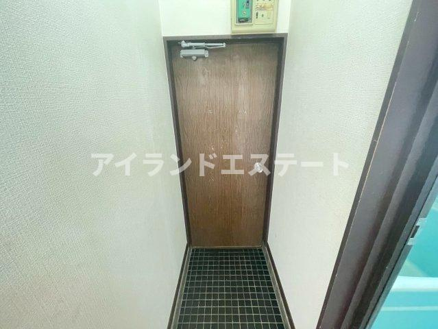 富田コーポ　最上階　角部屋　陽当たり良好の玄関