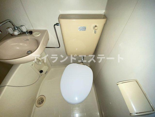 プチプルハイム都立大　駅近　オートロック　陽当たり良好のトイレ