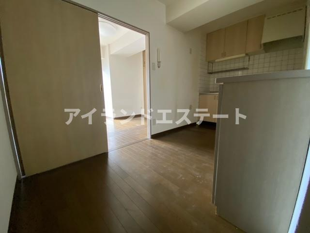 シャンテ三宿　ペット相談可　2人入居相談可　ネット無料の居間・リビング