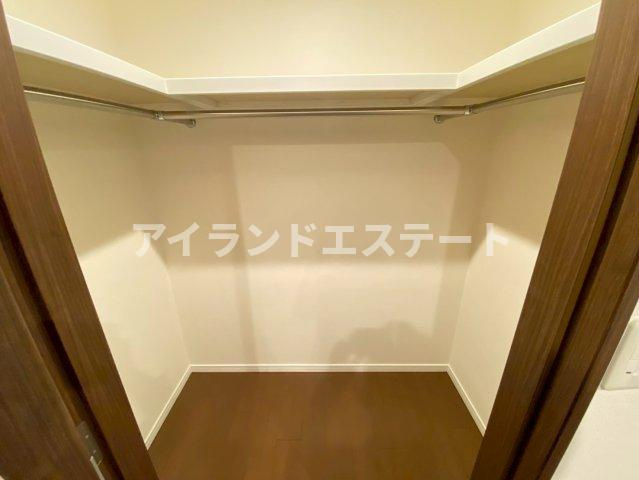 ガーデン東が丘アネックス　角部屋　南東向き　ウォークインクローゼットの収納