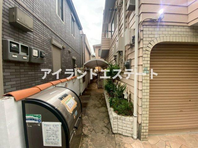 かとれや荘　礼金0　女性限定　ペット相談可のエントランス