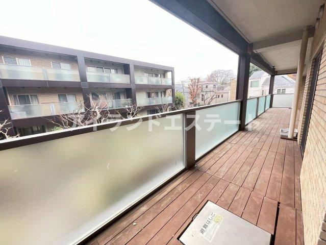 ガーデン東が丘-W　ペット相談　トランクルーム　のバルコニー