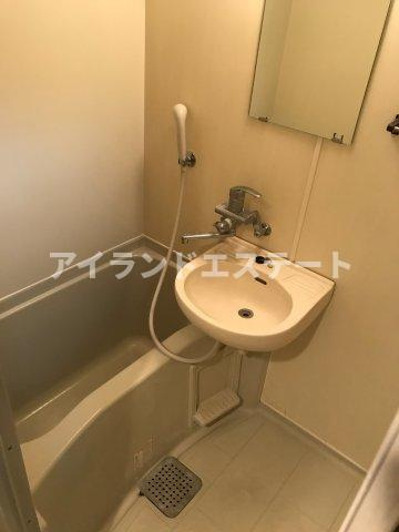 NSハイム　バストイレ別　脱衣所　角住戸の浴室