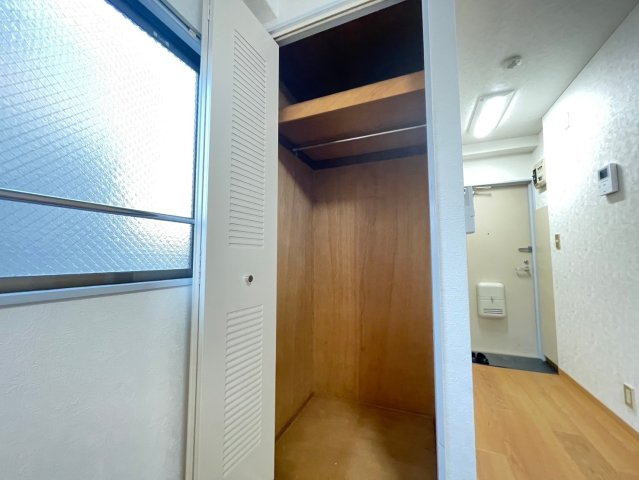 小泉マンション　礼金0　ネット無料　角部屋の収納