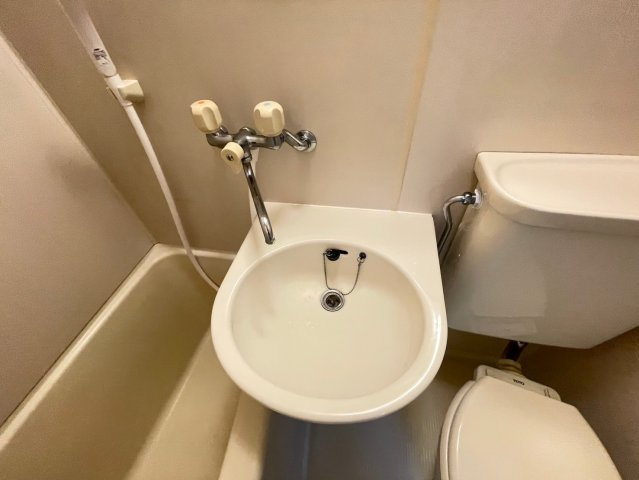 小泉マンション　礼金0　ネット無料　角部屋の洗面所