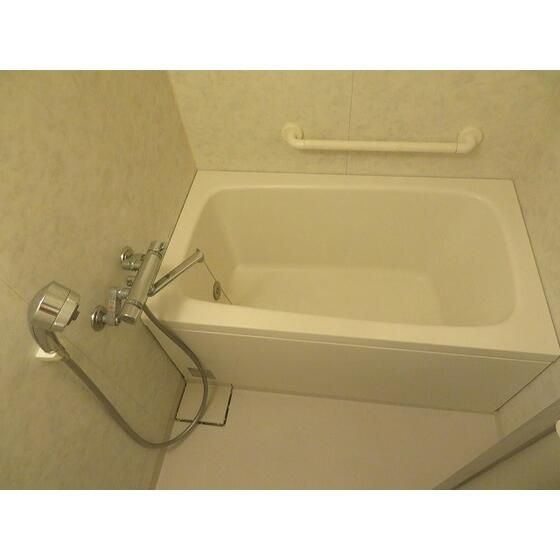 ドルフＥＡＳＴの浴室