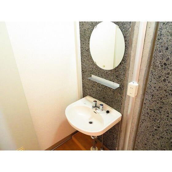 ドルフＥＡＳＴの洗面所