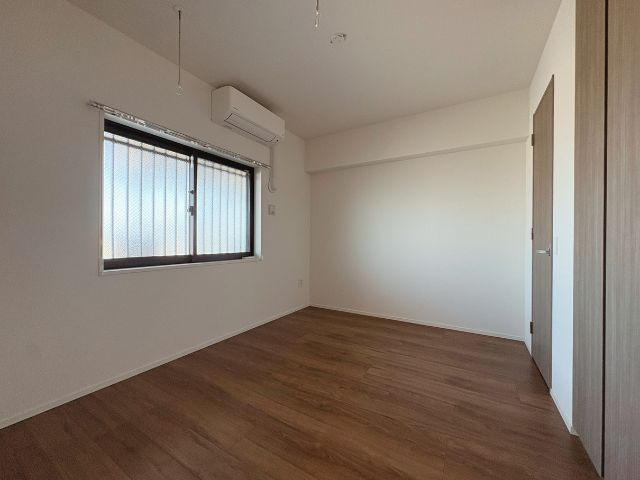 アンビシャスガーデン鶴瀬 の洋室