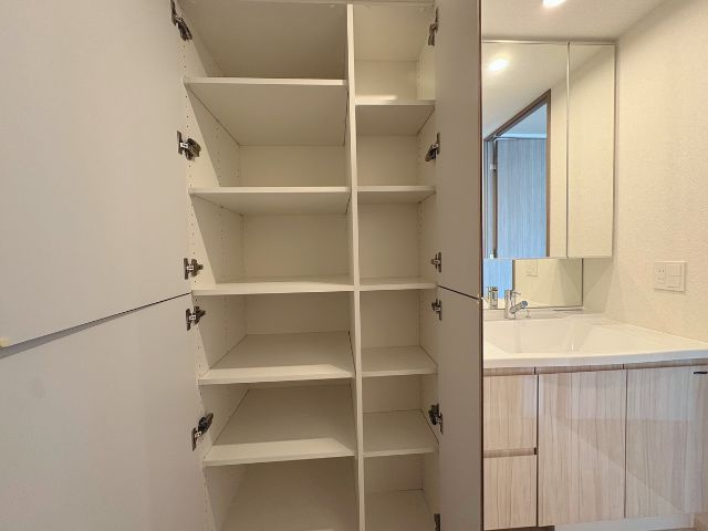 アンビシャスガーデン鶴瀬 の収納|リネン庫があり便利！