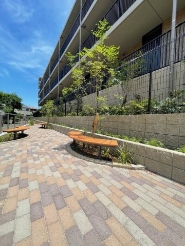 アンビシャスガーデン鶴瀬 の外観