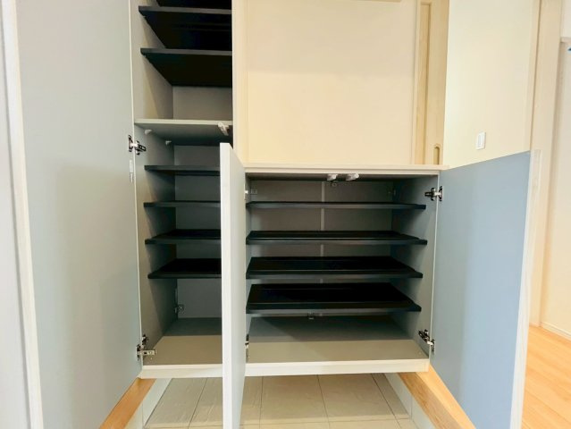 ＋＋読谷村瀬名波-B号棟（全2棟）の収納