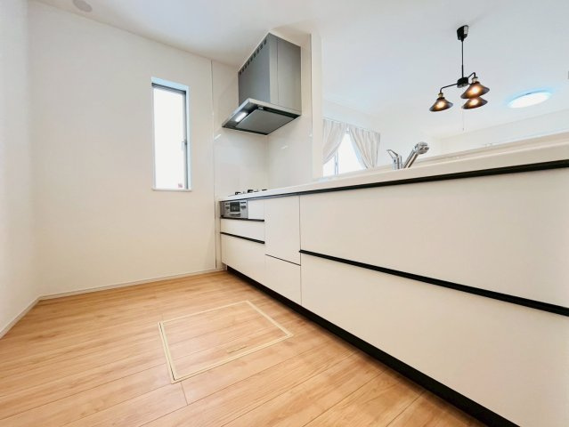 ＋＋読谷村瀬名波-B号棟（全2棟）のキッチン