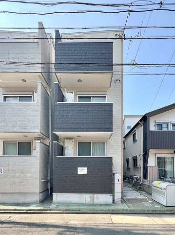 セブンシーズン栄生の外観