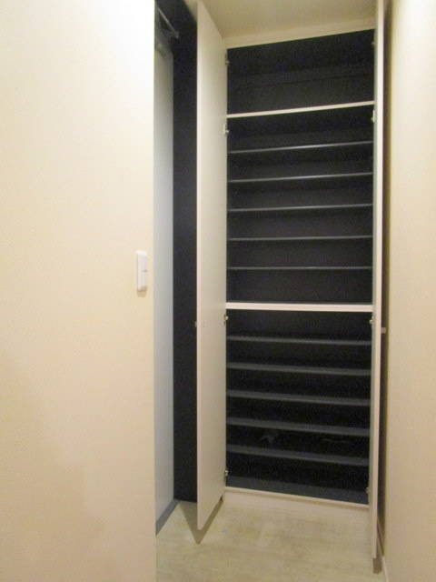 ルーエプラッツの玄関|★シューズボックス★