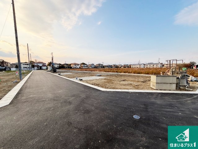 桜井市大福　新築一戸建ての前面道路含む現地写真|周辺は閑静な住宅街です。前面道路もしっかりと有りますので車の出し入れも安心ですよ！