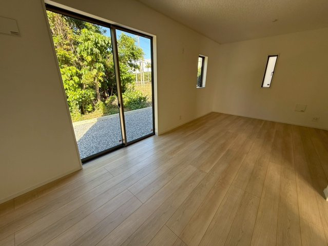 ♥♥南城市佐敷佐敷第1-1号棟（全3棟）の洋室