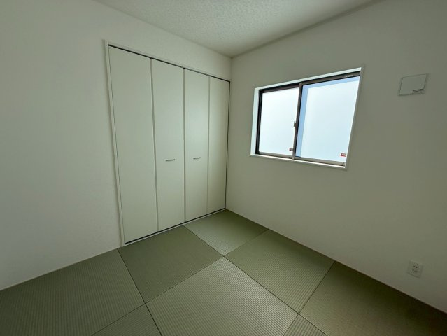 ♥♥南城市佐敷佐敷第1-1号棟（全3棟）の和室