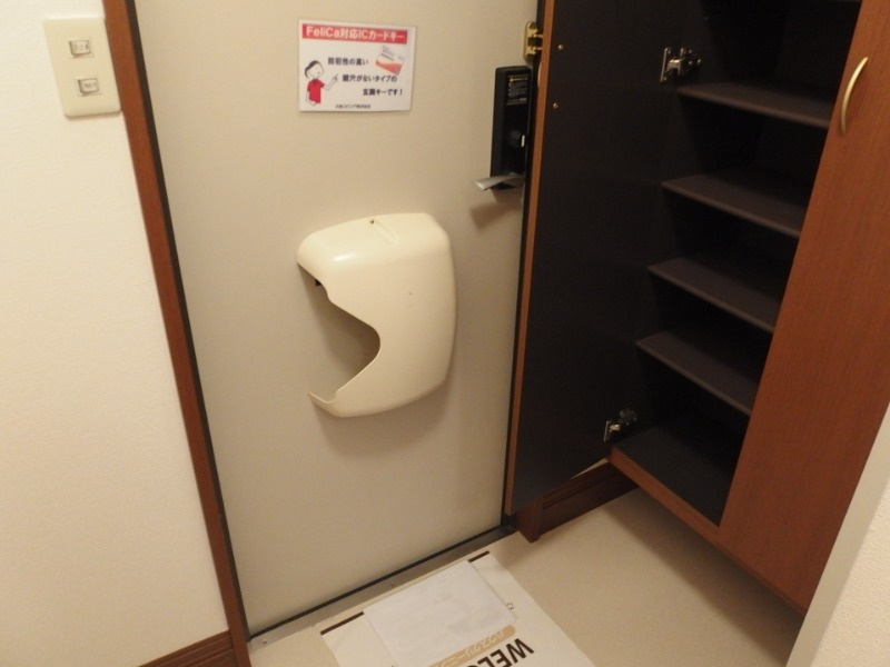 ネオハイツみゆきⅡの玄関