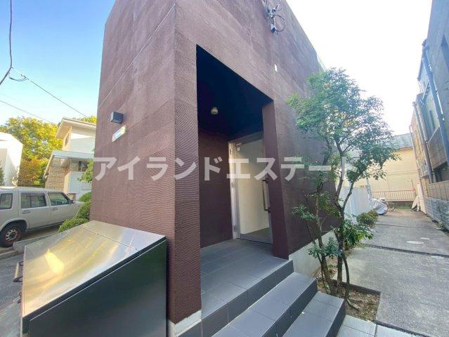 コート駒沢　独立洗面台　角部屋　オートロックのエントランス