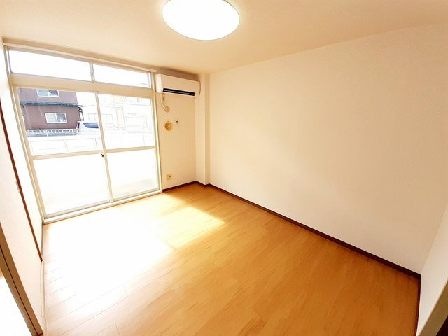 なかよしハウスＢの居間・リビング