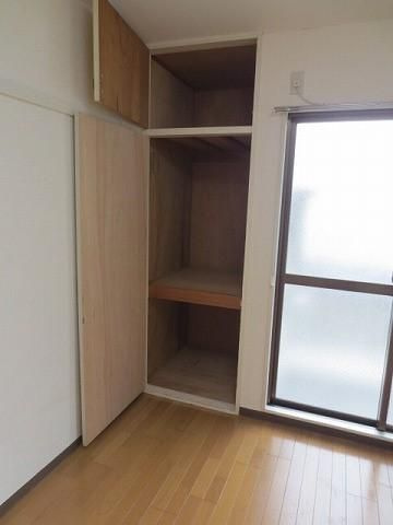 横浜市金沢区六浦５丁目の賃貸マンションの収納