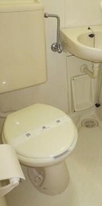 横浜市金沢区六浦５丁目の賃貸マンションのトイレ