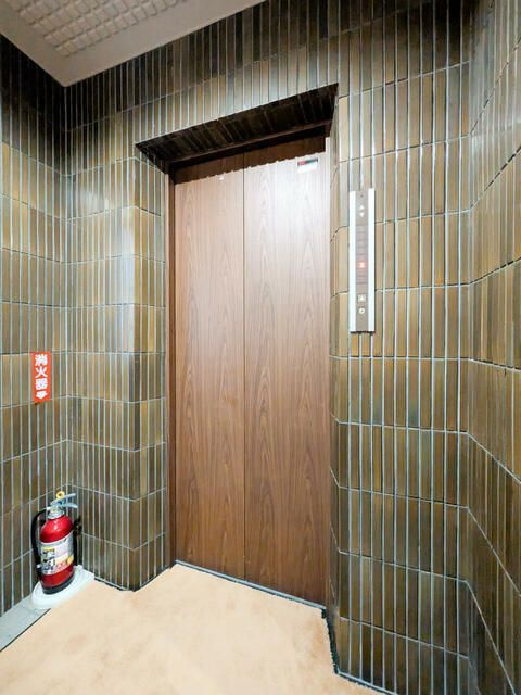 EJアパートメントのロビー