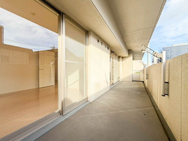 スクエア名古屋港のバルコニー|開放的で明るい空間を演出してくれるバルコニーです