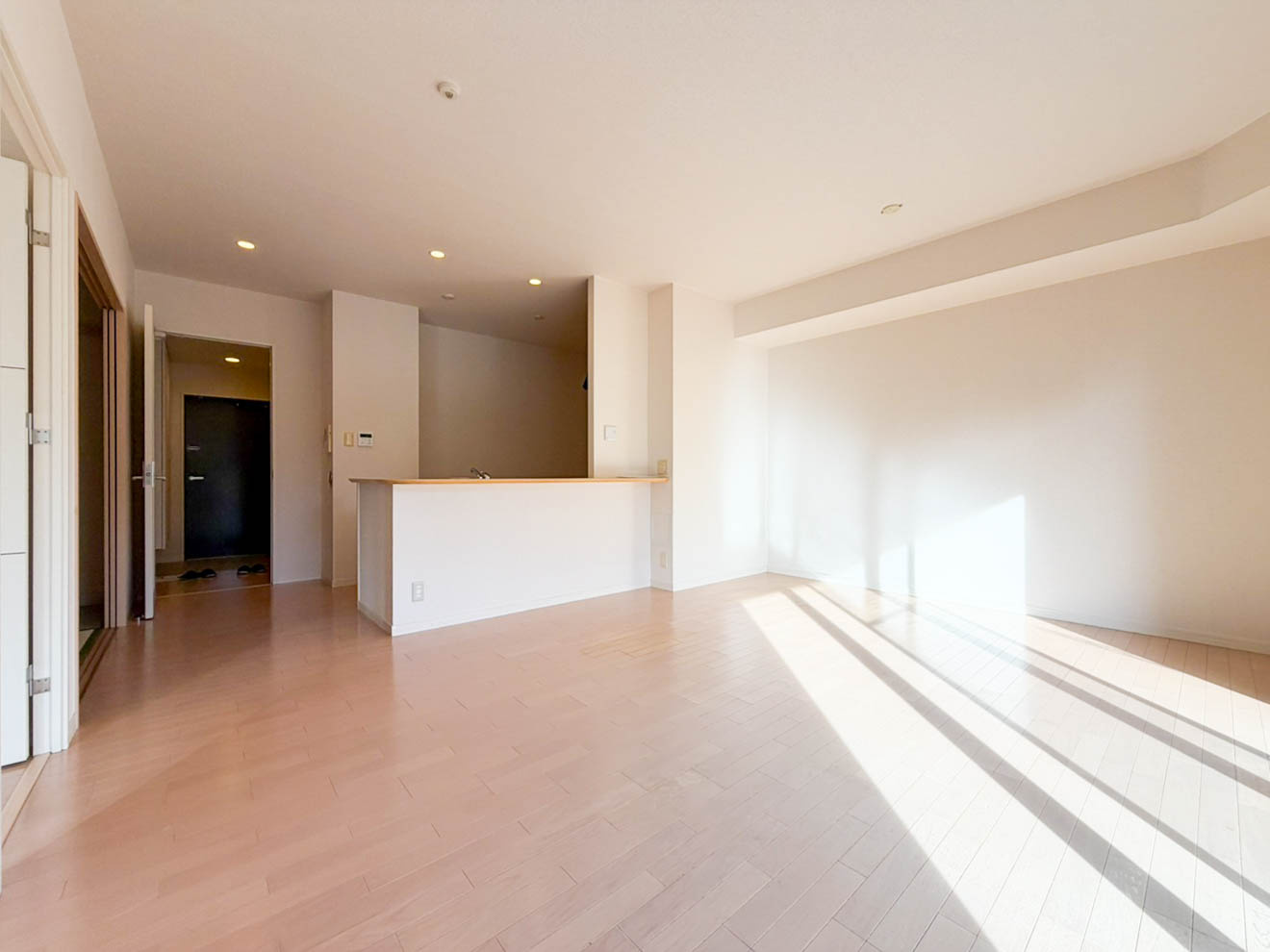 スクエア名古屋港の居間・リビング|ゆったり過ごせるリビングです