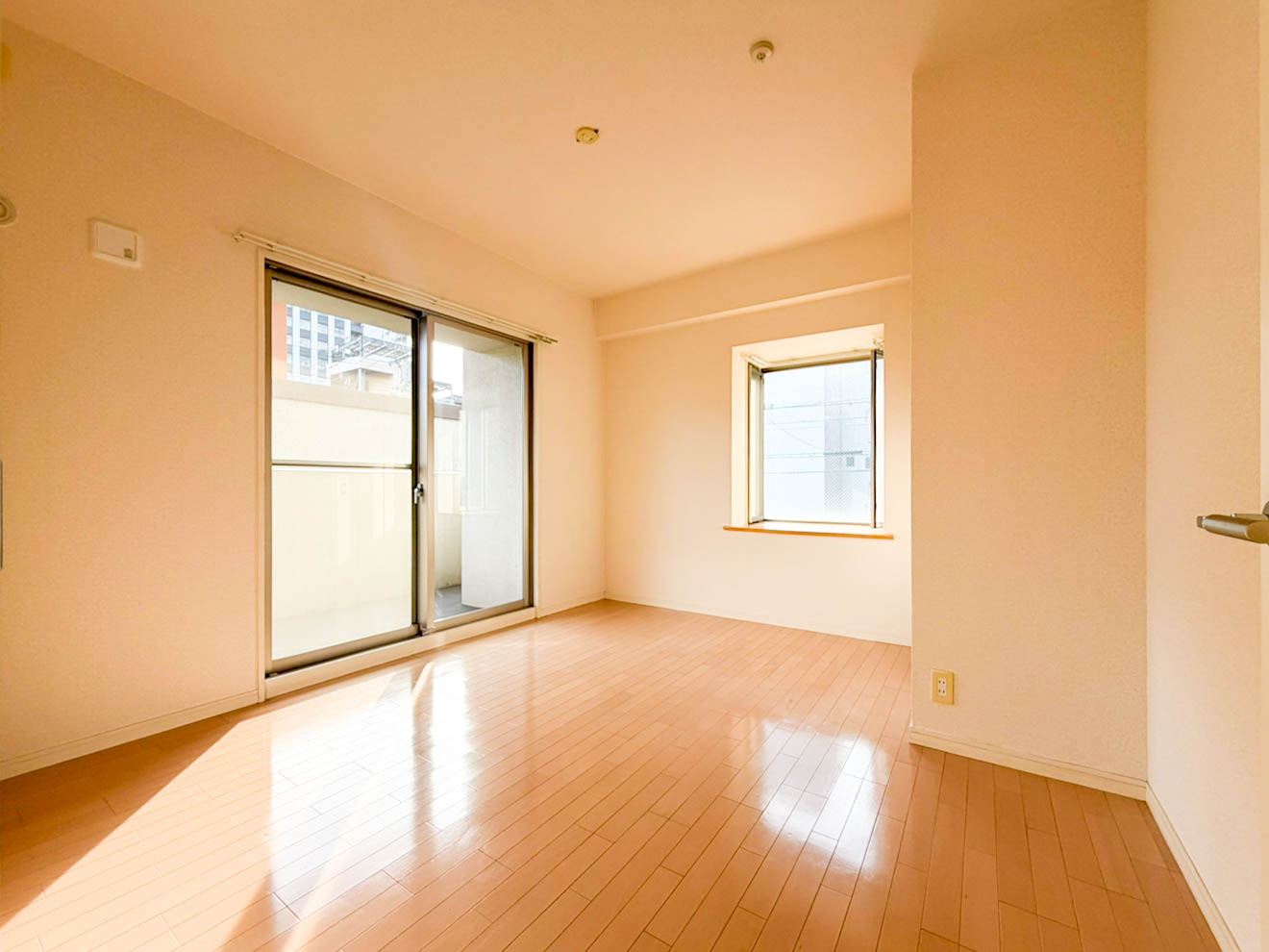 スクエア名古屋港の居間・リビング|ゆったり過ごせる居間です