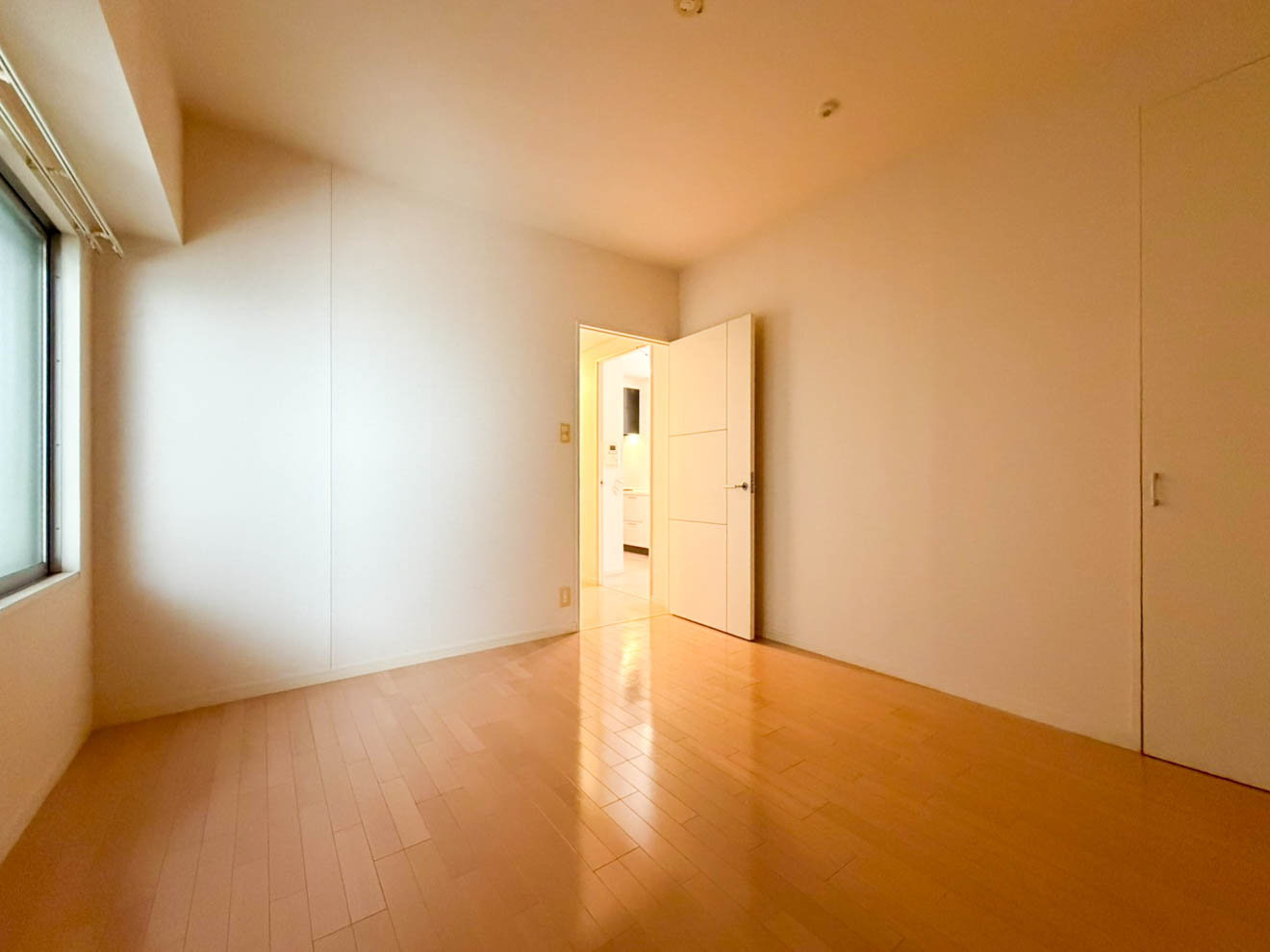 スクエア名古屋港の洋室|個人の部屋や寝室として使える洋室です