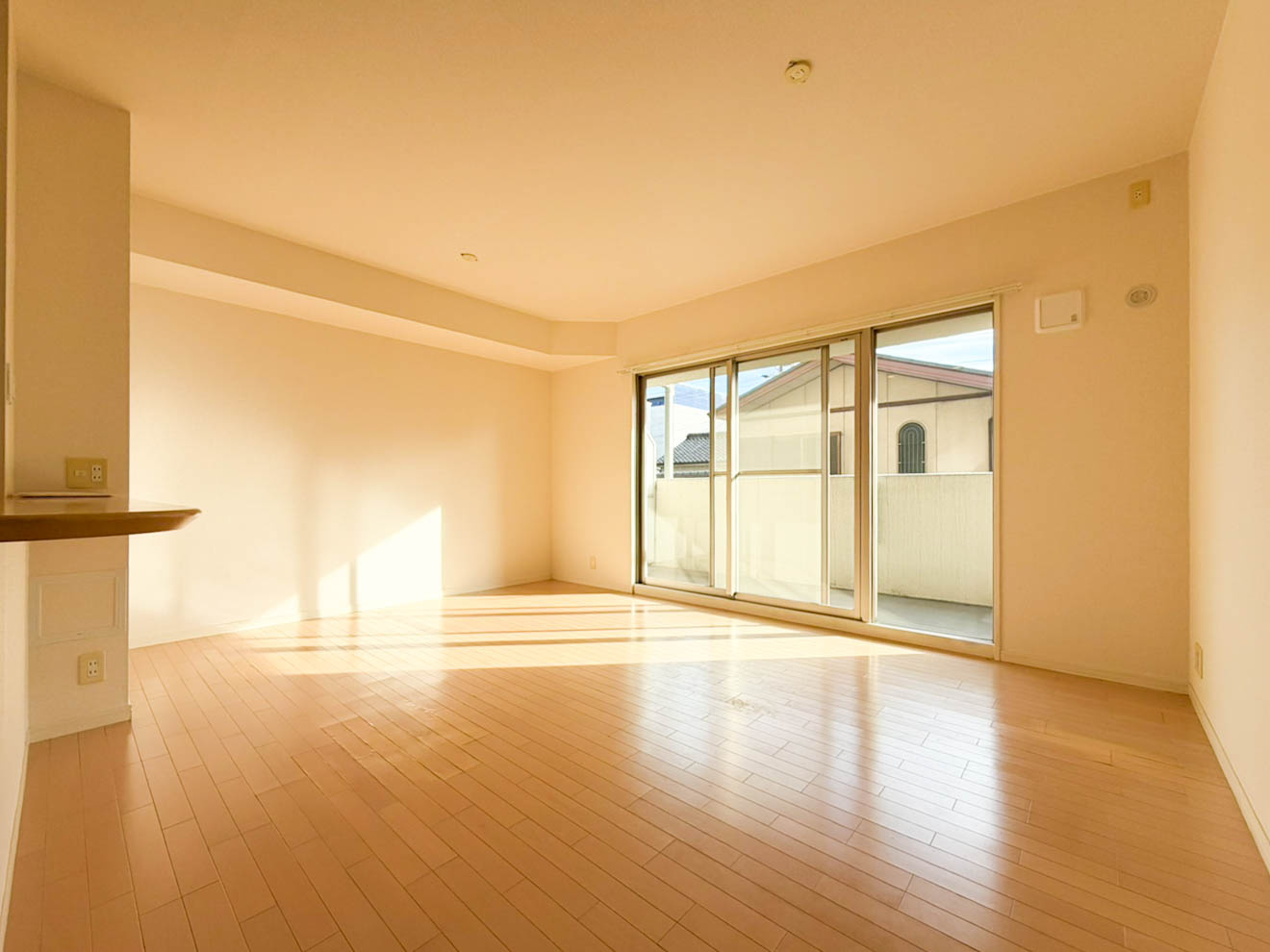 スクエア名古屋港の居間・リビング|ゆったりとした居間です