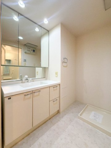 スクエア名古屋港の洗面所|スペースが確保できる洗面所です