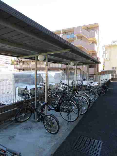 屋根付き駐輪場♪