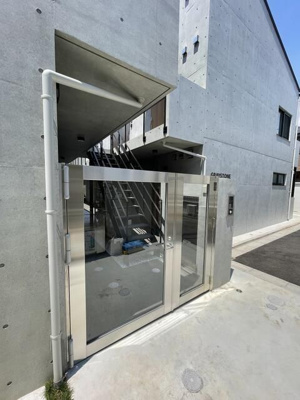 【エントランス】