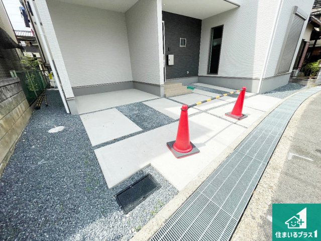 ★1(土)2(日)現地見学可能！★京田辺市興戸南落延　限定1邸の駐車場|駐車スペース！散水栓があるので、こまめに愛車を洗えます！