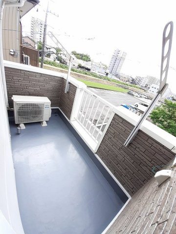 メゾン　ド　ヌーヴェルバーグのバルコニー