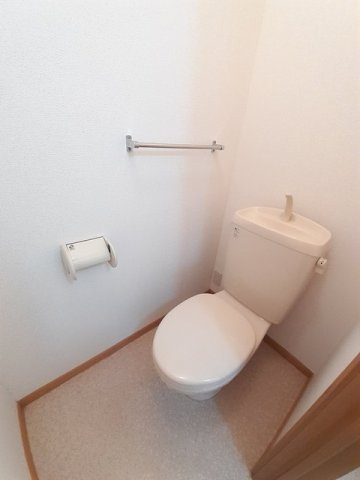 メゾン　ド　ヌーヴェルバーグのトイレ