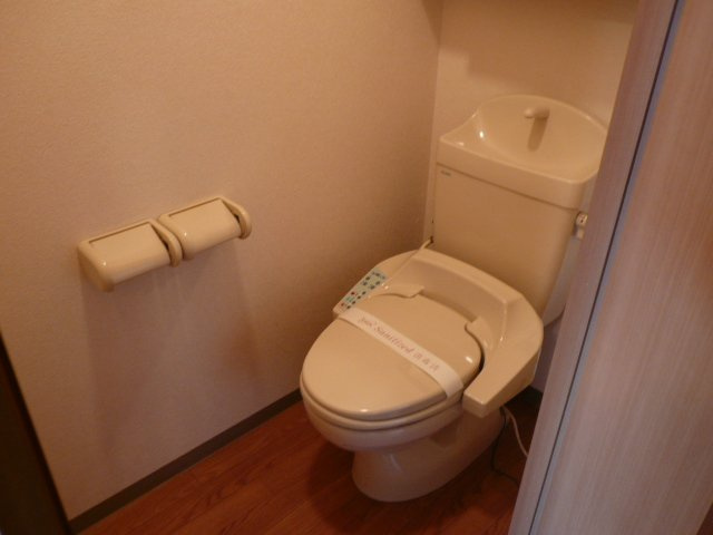 エスポアール南町のトイレ|シャワー付トイレ