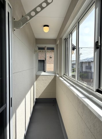 新潟市西区五十嵐一の町　中古戸建のバルコニー